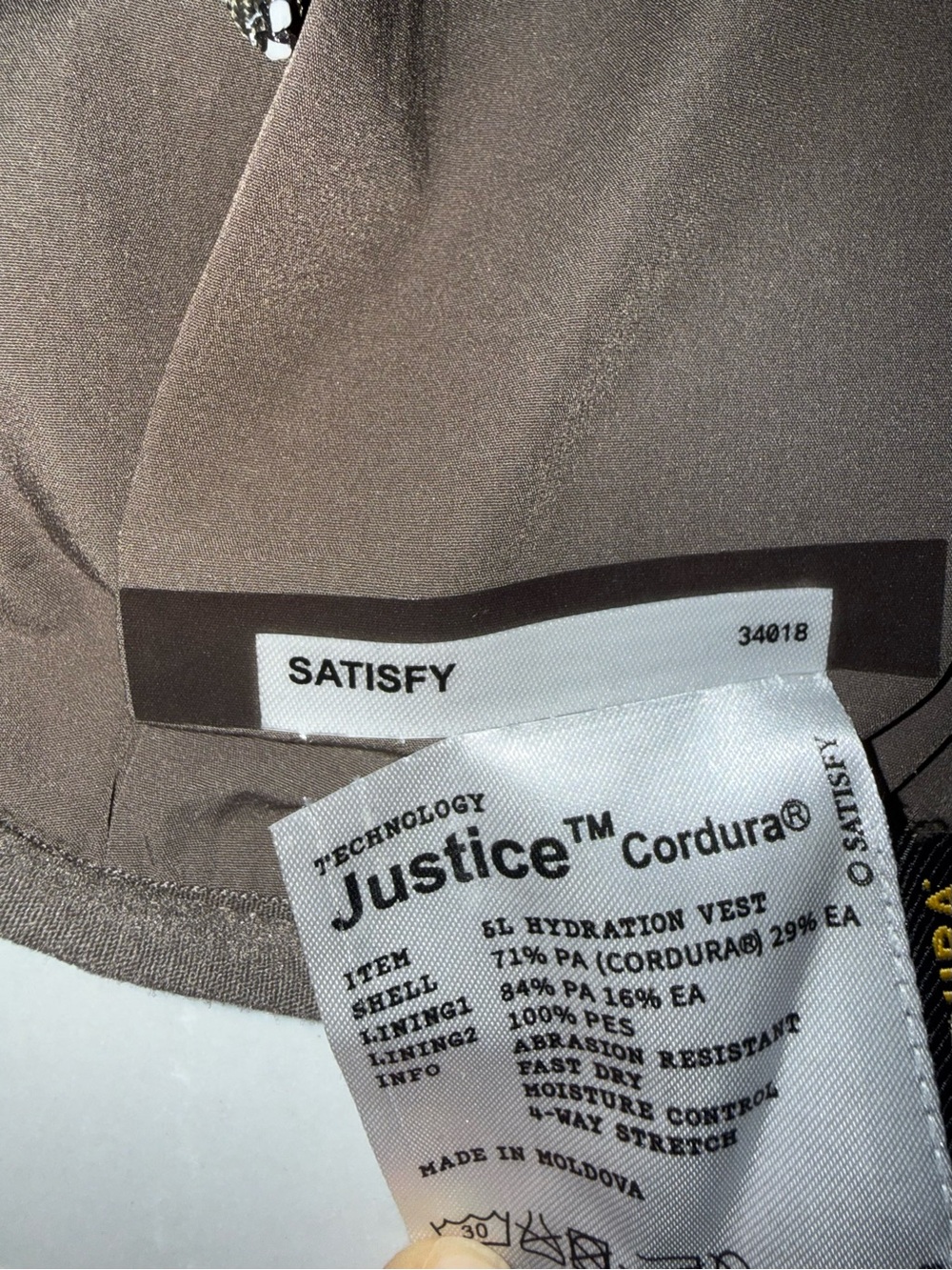 SATISFY RUNNING vest - Picture 9 of 9
